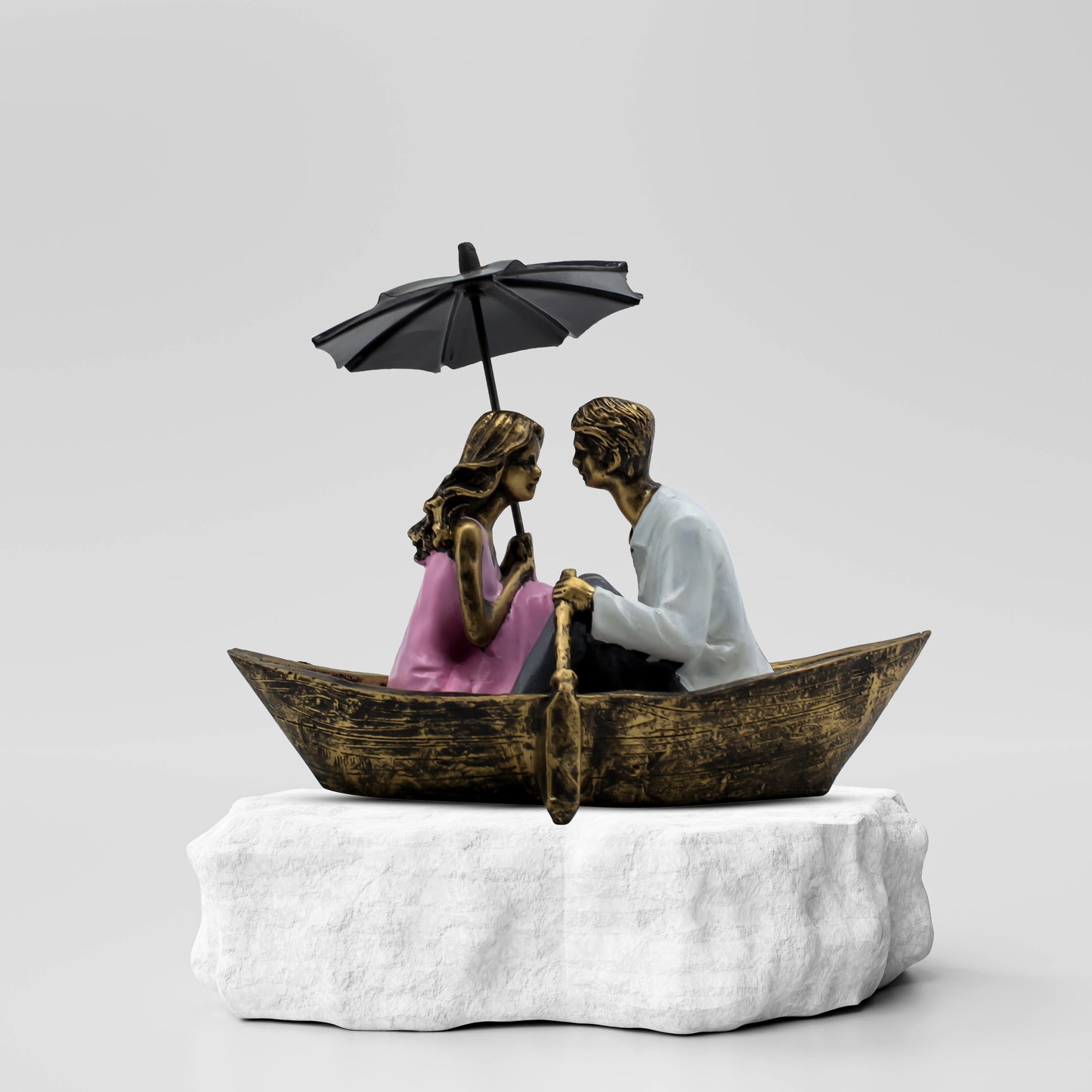 Luxury Romantic Couple In Boat Showpiece – Premium Pink Polyresin Love Statue for Home Decor & Anniversary Gift
