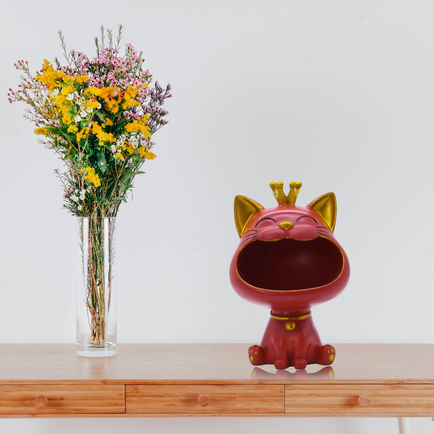 Luxury Red Big Mouth Cat Showpiece – Premium Polyresin Cat Figurine for Living Room & Modern Home Decor