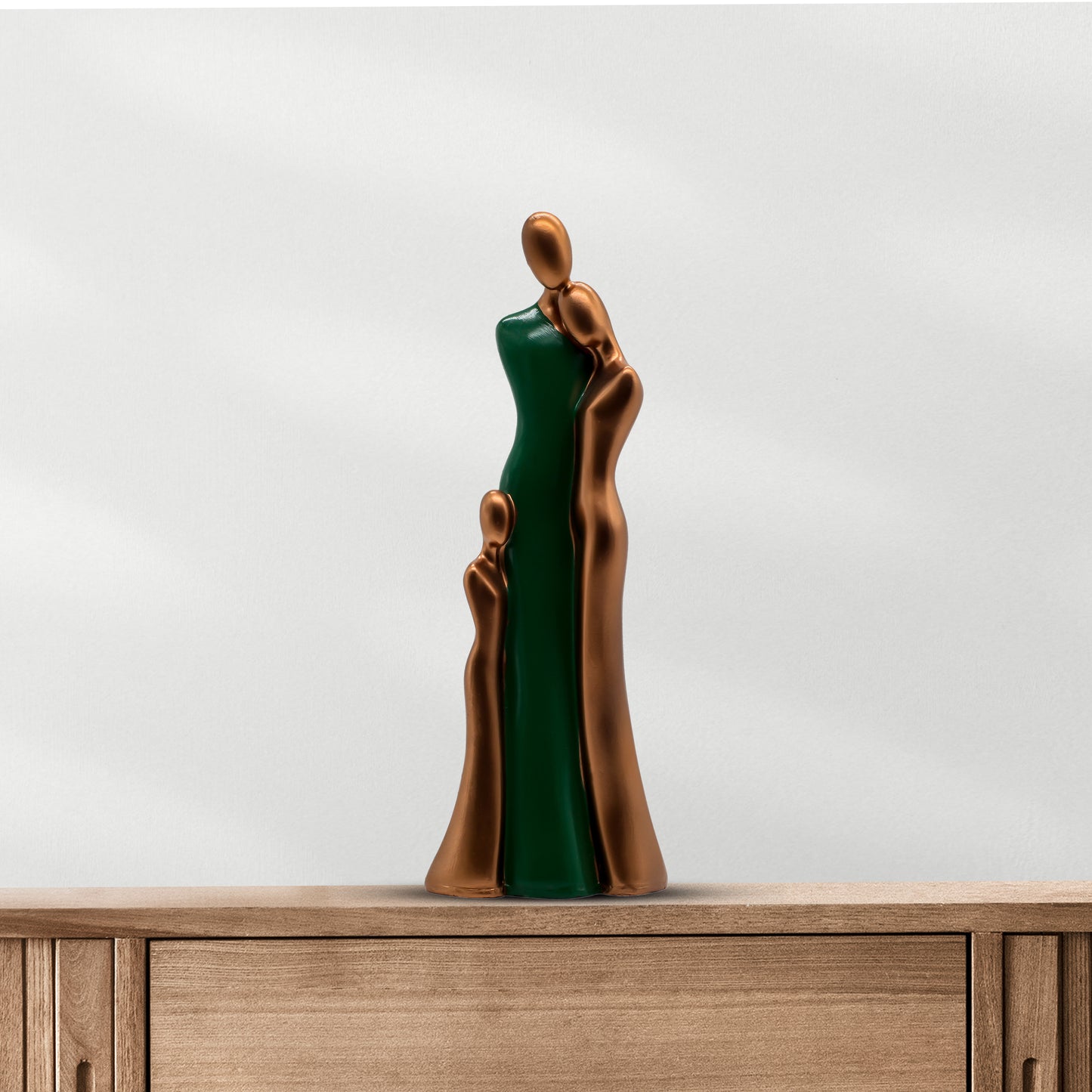 Modern Resin Mother and Kitten Figurine ,Abstract Low-Poly Feline Sculpture for Home Decor, Gifting, and Office Desk