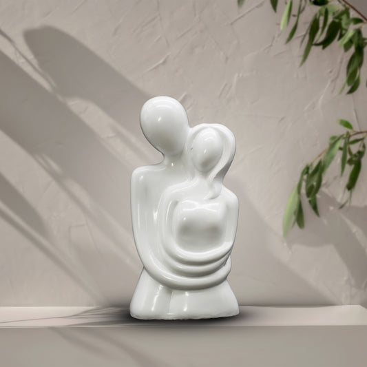 Luxury Modern White Abstract Couple Statue – Premium Romantic Polyresin Lovers Sculpture for Home Decor & Anniversary Gift