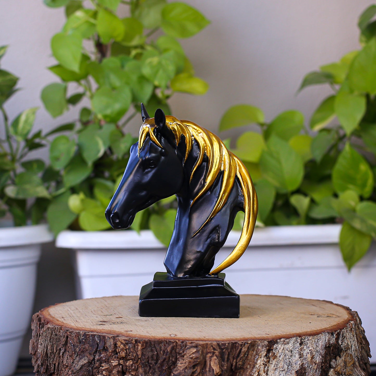 Luxury horse head showpiece set of 2 premium polyresin horse figurines for living room office table and home decor