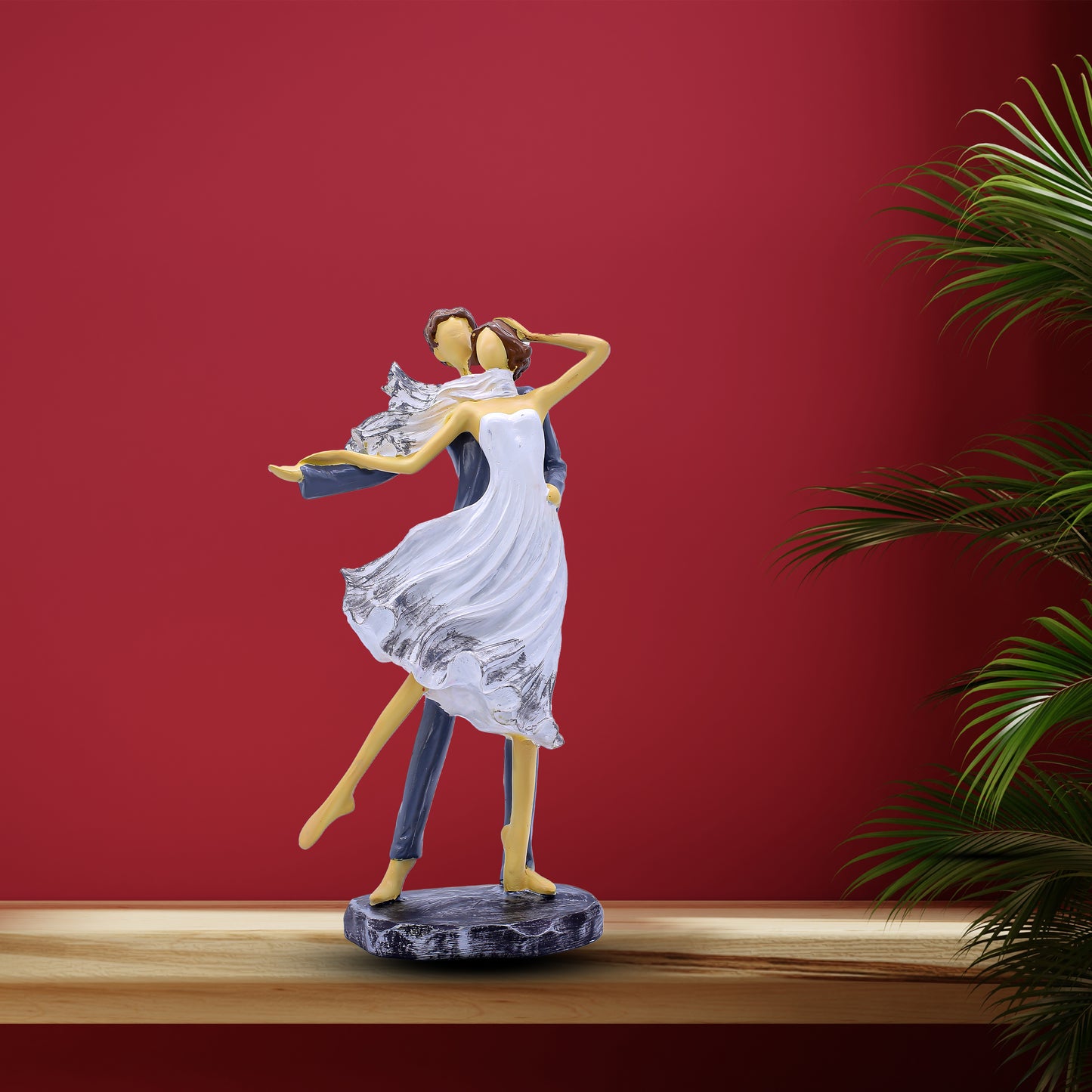 Luxury Dancing Romantic Couple Showpiece – Premium Polyresin Love Statue for Living Room & Anniversary Gift