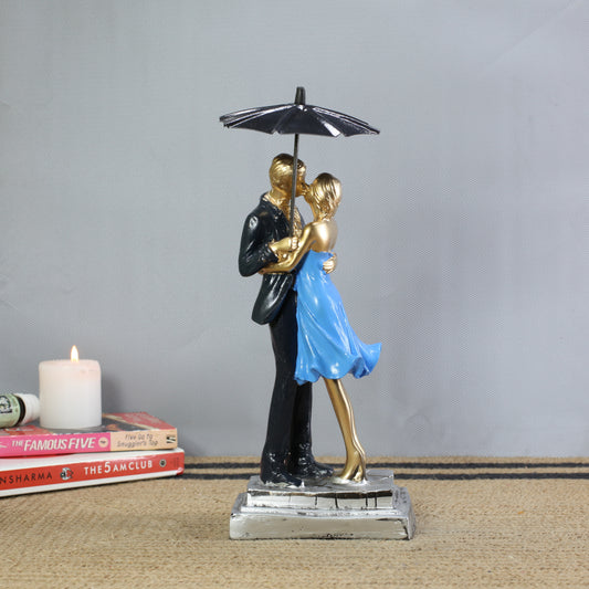 Handcrafted Resin Couple Statue, Romantic Home Decor, Anniversary Wedding Gift