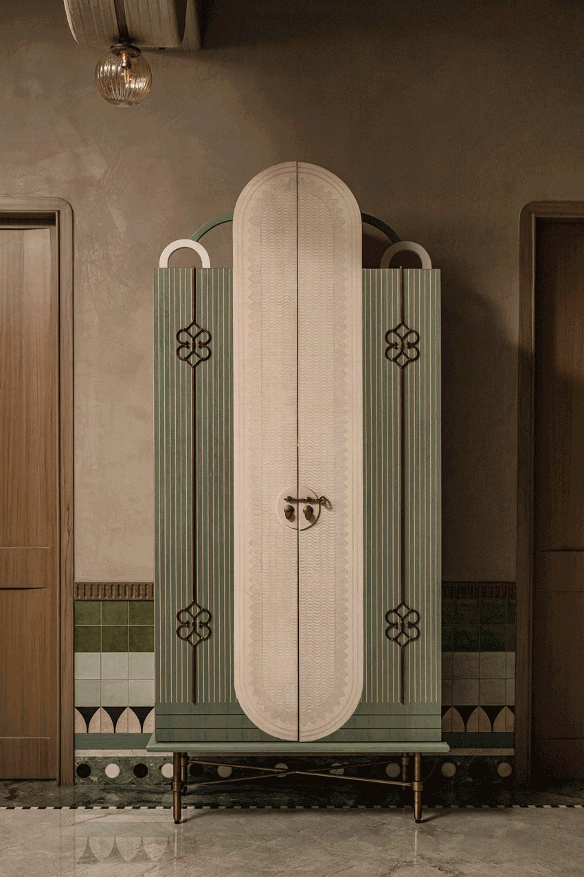 Grand Master Cabinet 