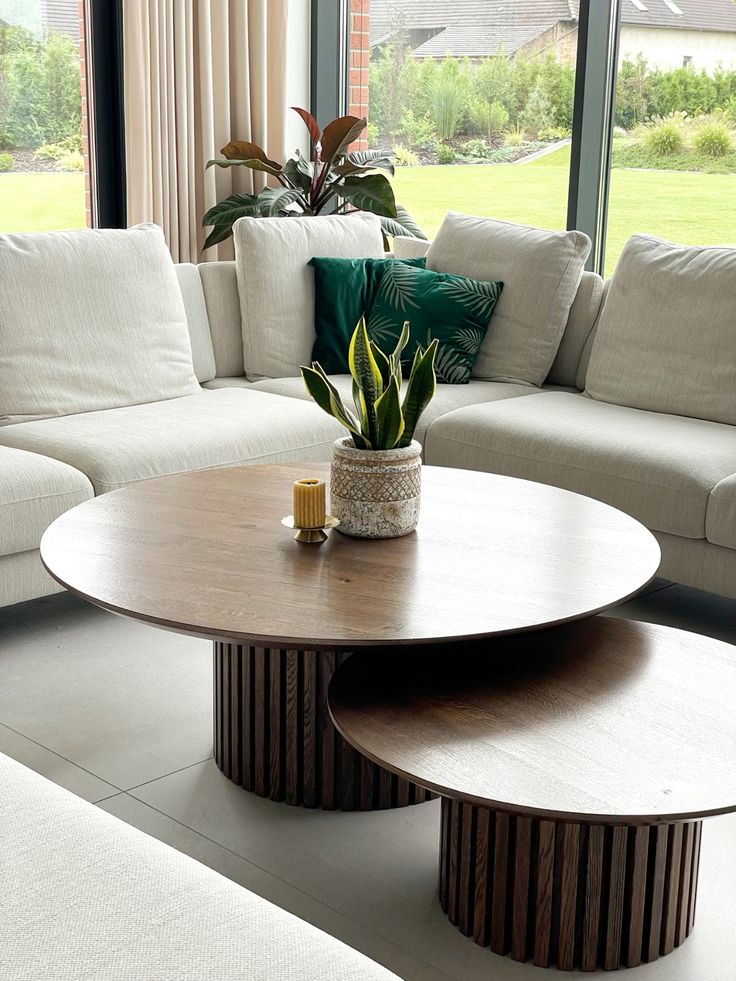 Musa & Bimmi center table 